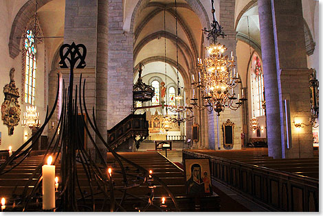 Das Innere der schlichten Domkirche Sankt Maria in Visby.