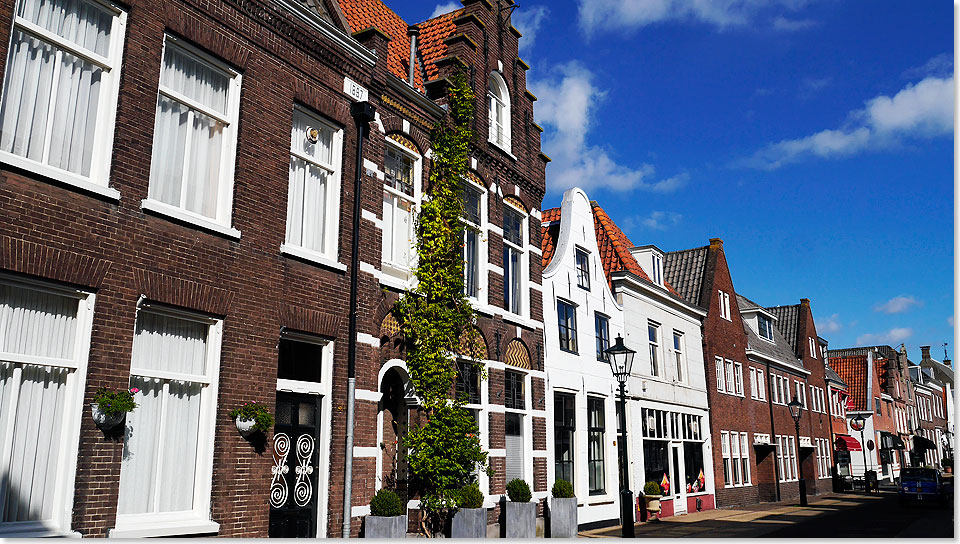 Besuch in Naarden: In der Innenstadt von Naarden in Nordholland stehen noch einige schne alte Huser.