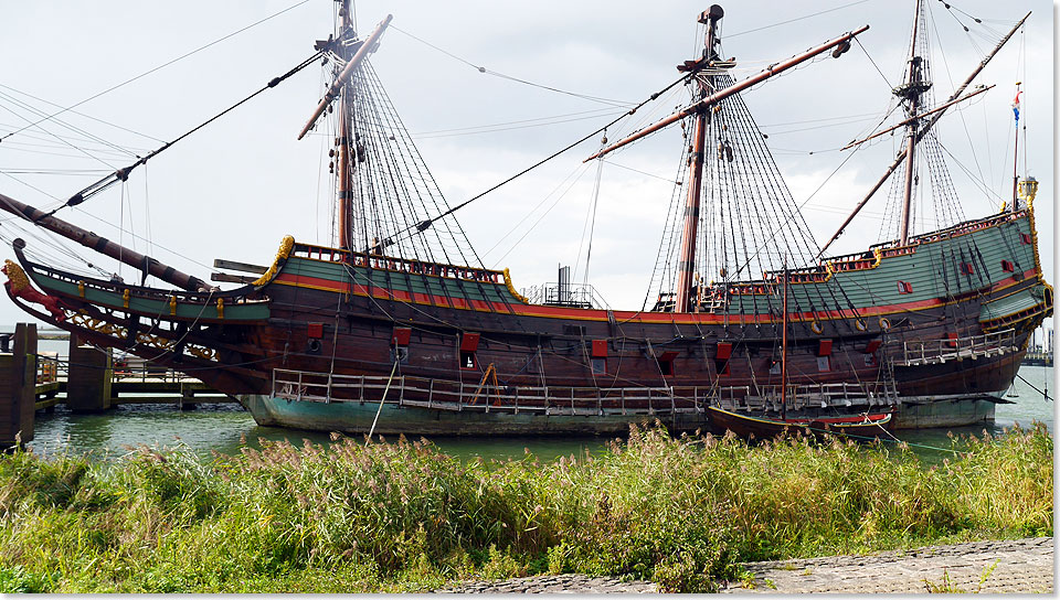 Am 7. April 1995 taufte Knigin Beatrix diesen Nachbau auf den Namen BATAVIA, das anschlieend zu Wasser gelassen wurde. Seitdem kann man die BATAVIA tglich auf der Batavia-Werft in Lelystad besichtigen.