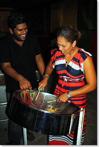 Die Steel Pan ist das wohl typischste Instrument der Karibik, das seinen Ursprung in Trinidad hat.