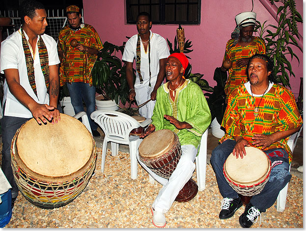Das Musizieren, Singen, Tanzen und Feiern liegt den Trinidadern im Blut.