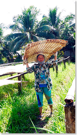 Eine Arbeiterin der Reisnudel-Fabrik.