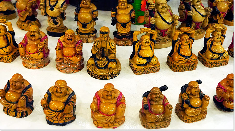 Kitsch: kleine Buddha-Statuen sind beliebte Souvenirs.