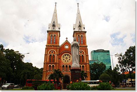 Notre Dome de Saigon  die Kirche wurde von den Franzosen erbaut.