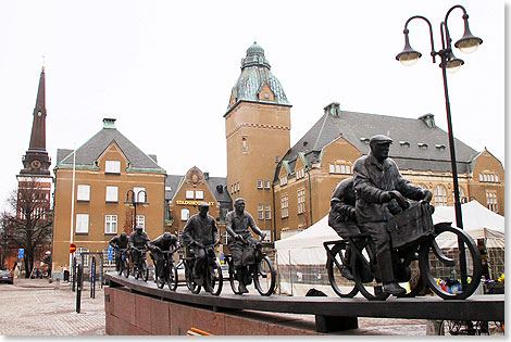Radfahrer-Skulptur in der Altstadt von Vsters.