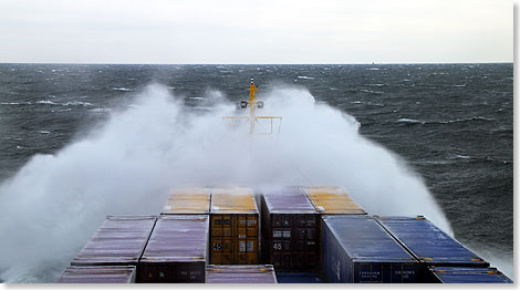 Ostsee-Wintersturm und beginnende Vereisung.