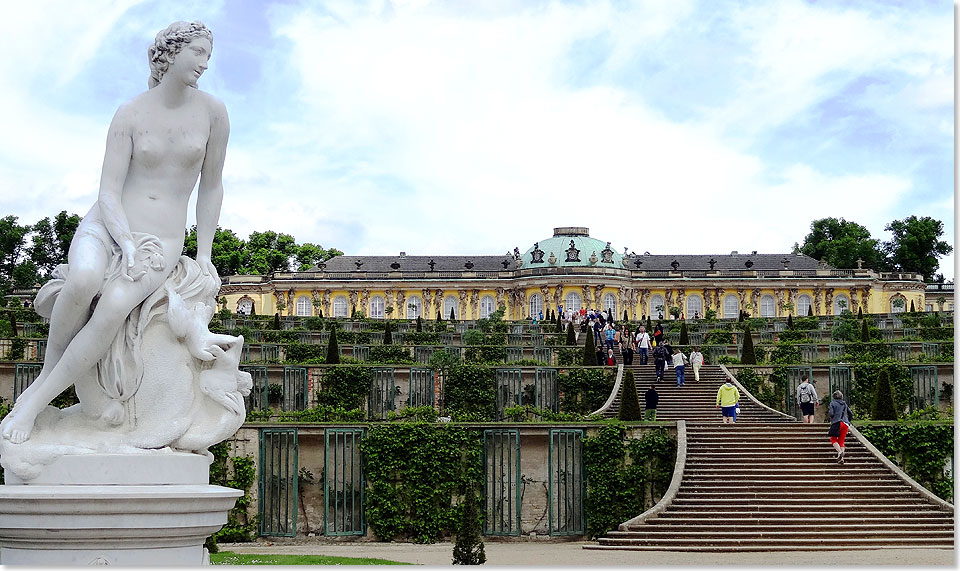 Die Kulturlandschaft der preuischen Residenzstadt Potsdam  mit seiner Hauptattraktion Sanssouci  und ihren vielen Schlssern und Parks wurde 1991 