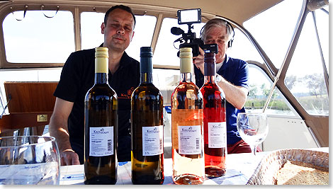 ... Flaschen Wein aus Kallstadt. Denn seit Potsdam haben wir Steven an Bord.