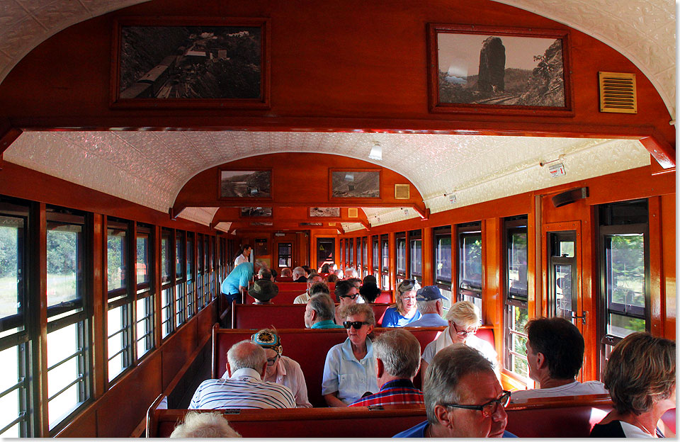 Blick in einen der Wagen der Kuranda Scenic Railway in Cairns.