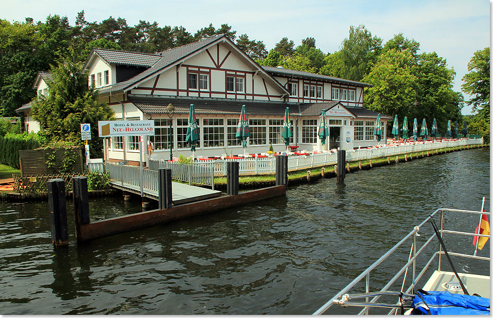 Das Hotel und Restauirant Neu-Helgoland liegt direkt an der Berliner Mggelspree.