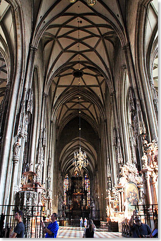 Blick in den gotischen Stephansdom.