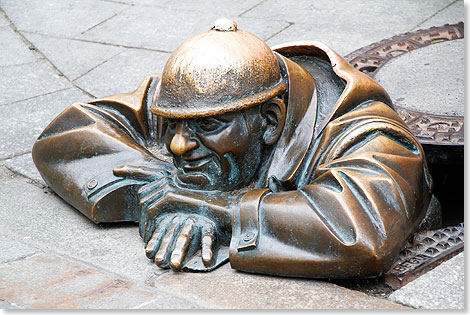 Bekannte Bronzefigur in Bratislava: Čumil.