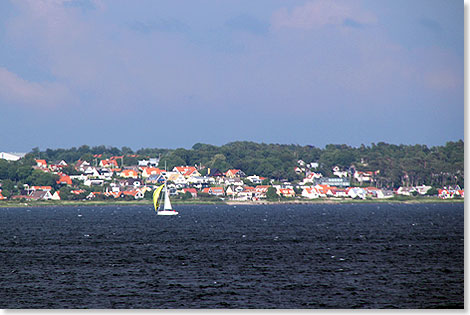 Die schwedische Kste an Backbord.