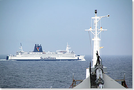 Scandlines-Fhre PRINS JOACHIM passiert knapp in der Kadetrinne.