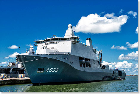 Die KAREL DOORMAN, benannt nach einem Admiral der niederlndischen Marine, wird von den Niederlanden und Deutschland gemeinsam eingesetzt. Der Versorger ist mit Waffen fr die Nahverteidigung ausgerstet. Die Besatzungsstrke liegt je nach Einsatz zwischen 152 und 171 Mann.