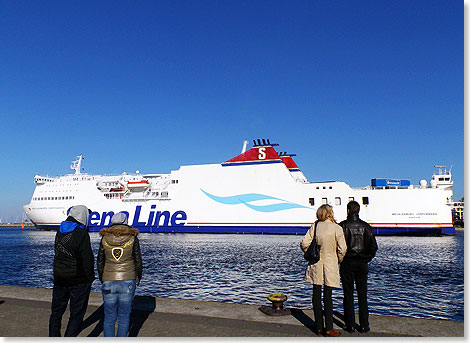 Die Stena Line-Fhre MECHLENBURG-VORPOMMERN in Warnemnde auslaufend.