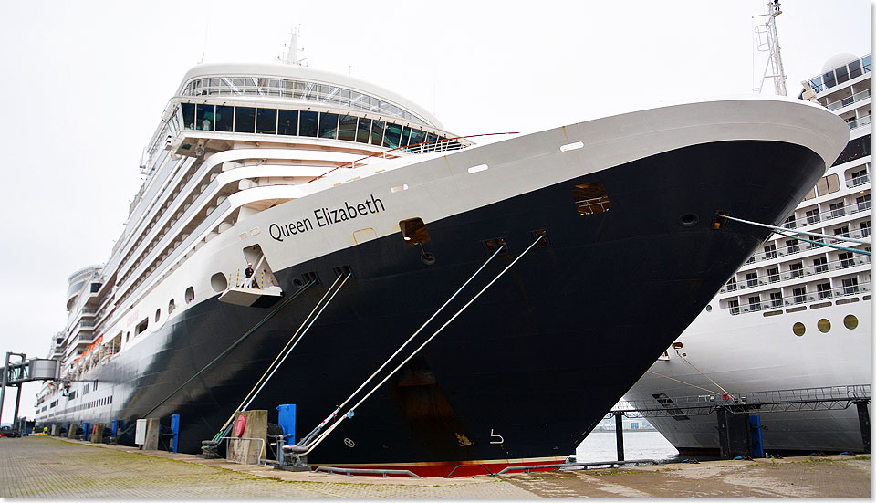 Zum Jubilum traf das Kreuzfahrtschiff QUEEN ELIZABETH der britischen Cunard Line nach der MSC MUSICA, der AIDAluna und der AIDAvita im Hafen ein.  