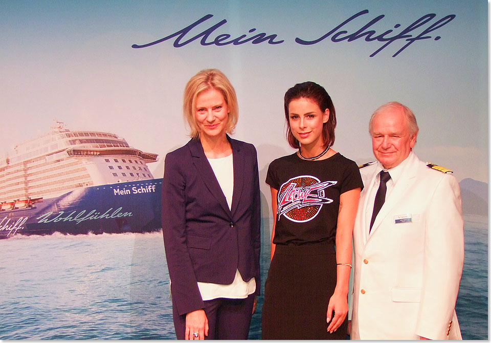 Auf der Tauf-Pressekonferenz an Bord der MEIN SCHIFF 5 in Kiel: Wybcke Meier, CEO von TUI Cruises, Lena Meyer-Landrut und MEIN SCHIFF 5-Kapitn Kjell Holm. 