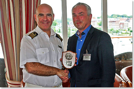 Plaque and Key  SILVER WIND-Kapitn Marco Sangiacomo und  Thomas Beyer, Brgermeister von Wismar.