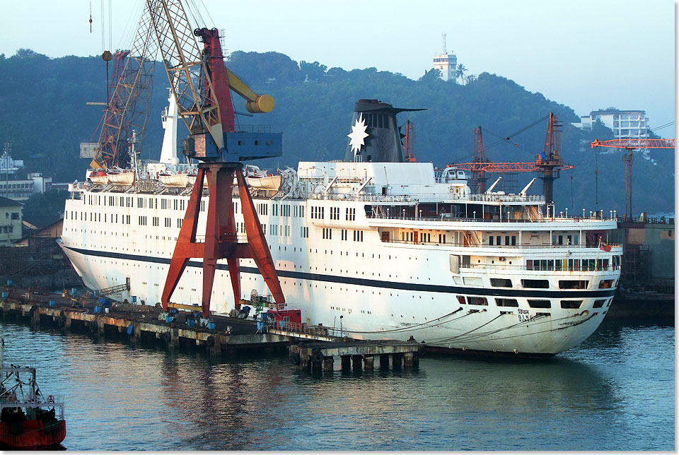 Fr weltweite Schlagzeilen sorgte MSC MELODY am 25. April 2009, als sie im Indischen Ozean in der Nhe der Seychellen von somalischen Piraten angegriffen wurde. 