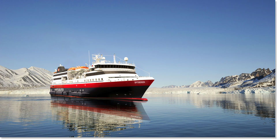 Das neueste Hurtigruten-Schiff wurde am 6. Juli in Svolvr auf den Lofoten getauft. 