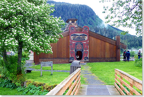 Alle unter einem Dach. Der Indianerclan baute  wie auf Shakes Island in Wrangell  ein groes Haus, in dem alle Mitglieder im Winter hausen konnten. Nur der Huptling hatte in ihm ein Privatquartier. 