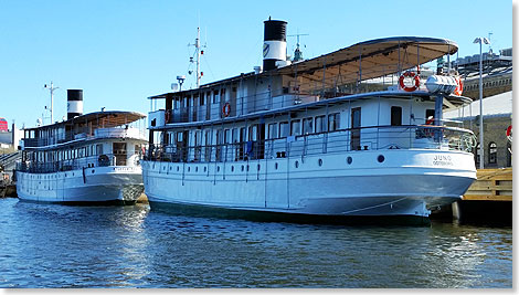 Die beiden Gtakanal-Oldimer WILHELM THAM und JUNO warten im Hafen Gteborg auf den Saisonstart.