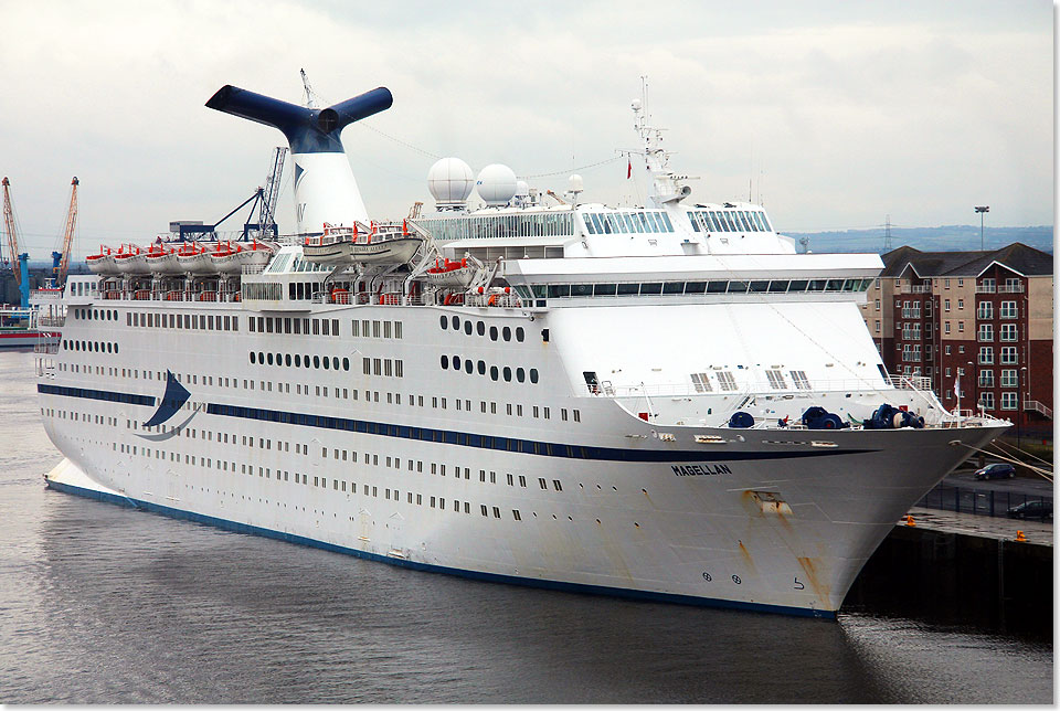 Die MAGELLAN im Hafen von Newcastle. Die Stadt am Tyne gehrt zu einer ganzen Reihe englischer Hfen, in denen bei Nordeuropa-Kreuzfahrten ein Zu- und Ausstieg mglich ist.