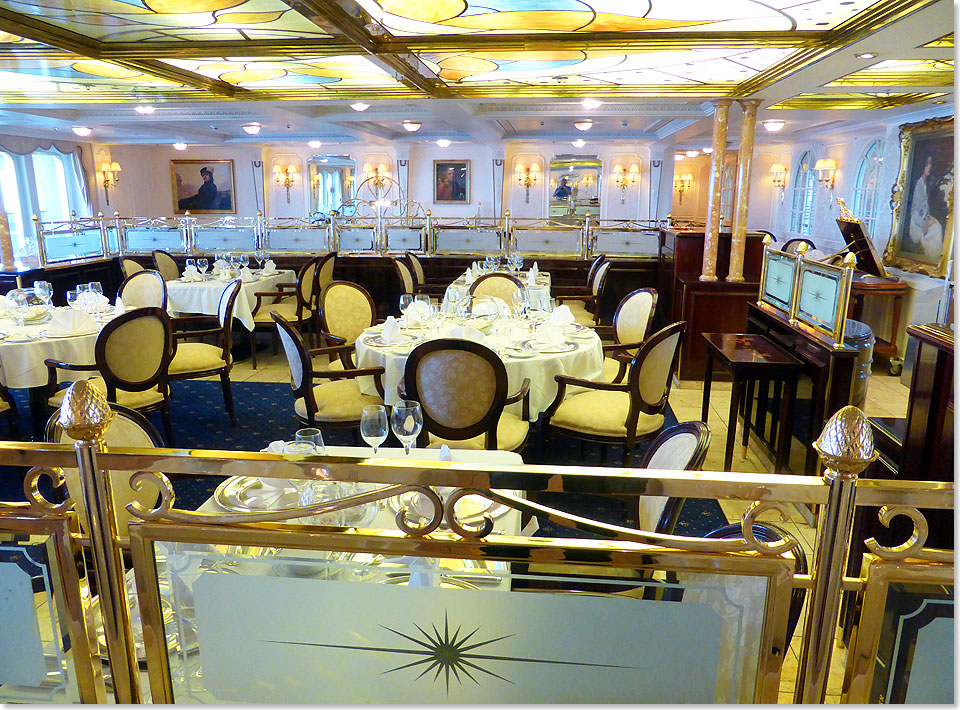 Das Restaurant Vier-Jahreszeiten befindet sich auf dem Kommodore Deck (Deck 7) zwischen den Kolonaden und dem Alten Fritz.