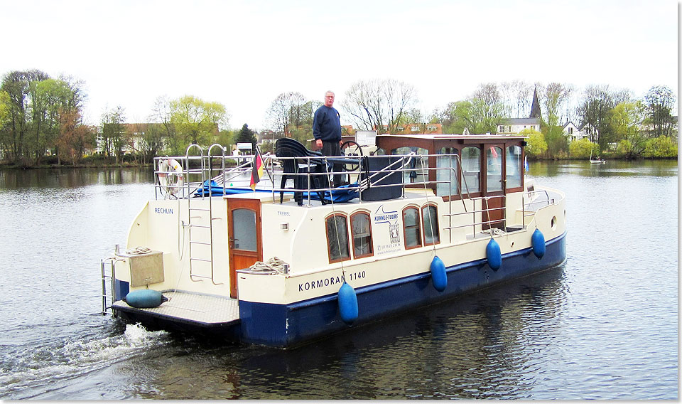 Abfahrt von Berlin Heiligensee an der Oberhavel-Enge.