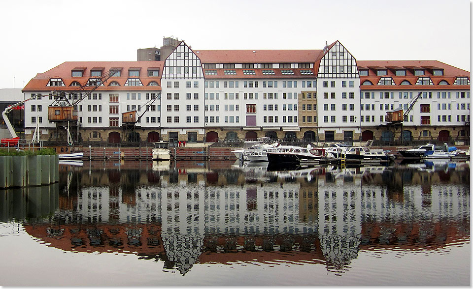 Blick vom Teltowkanal in den Hafen Tempelhof.