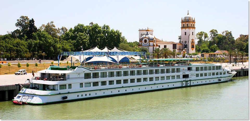 MS LA BELLE DE CADIX liegt wieder an ihrem Liegeplatz in Sevilla, verabschiedet seine Gste und empfngt neue.