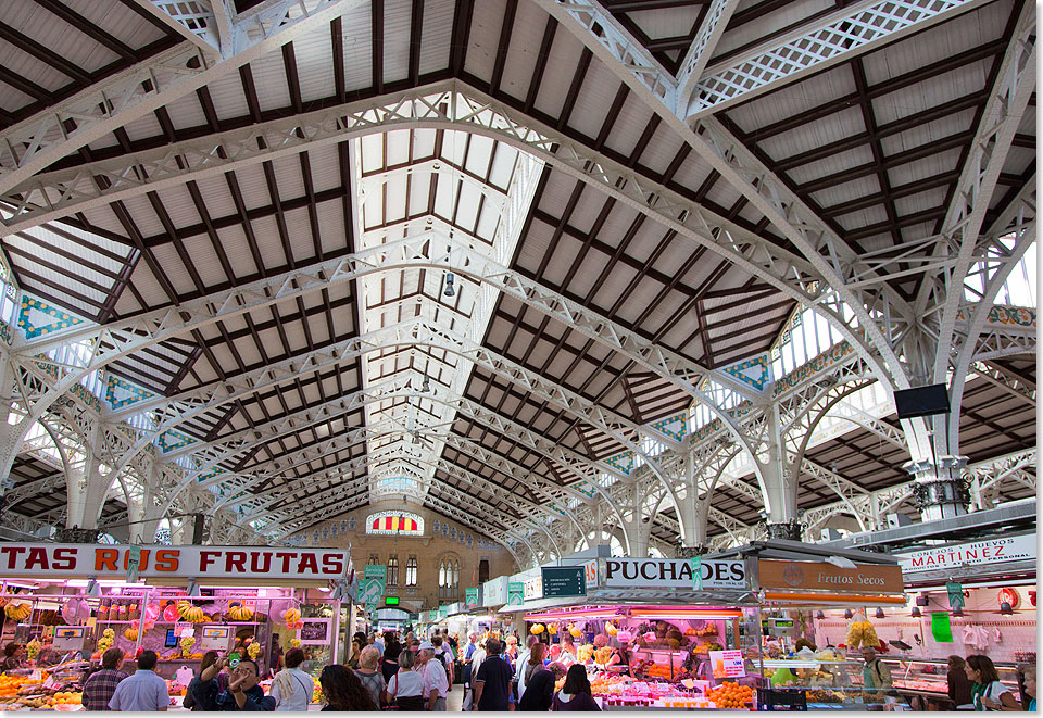 Jugendstil-Markthalle Mercat Central in Valencia. 