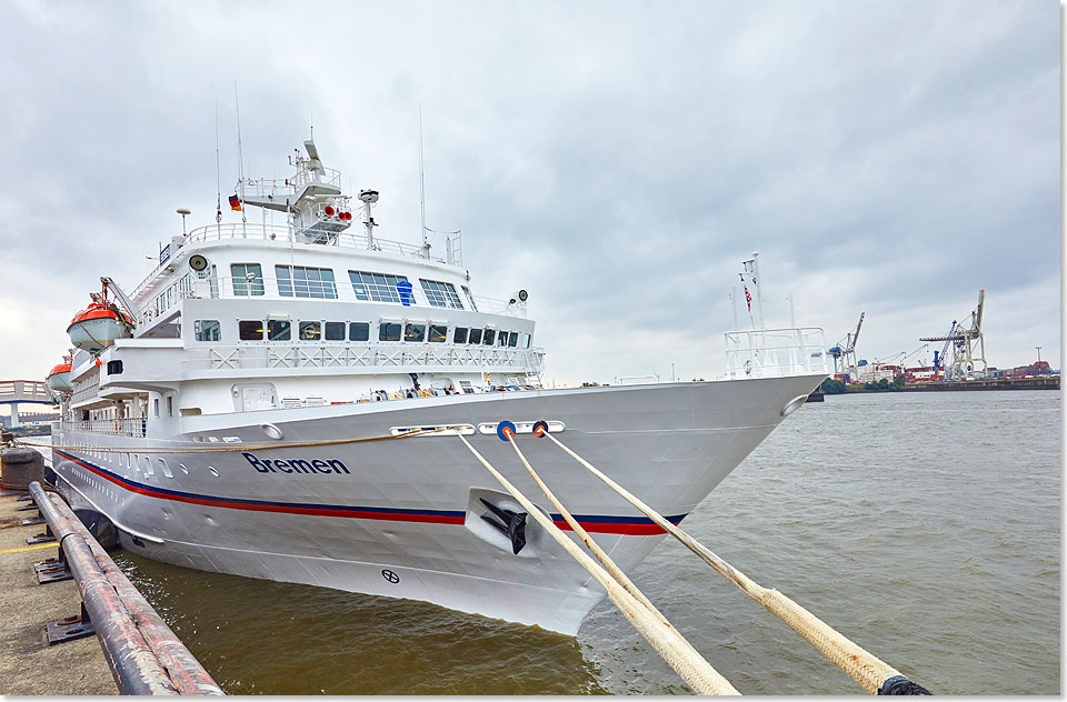 Von Hamburg nahm die BREMEN im neuen Glanz auf einer Reise entlang der Kste Westeuropas Kurs in Richtung Lissabon. 