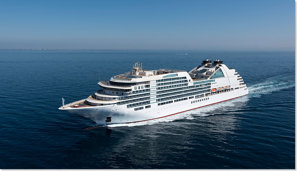 Mit der 210 Meter langen und 28 Meter breiten SEABOURN ENCORE setzt die Reederei das Angebot im Premiumbereich fort. 