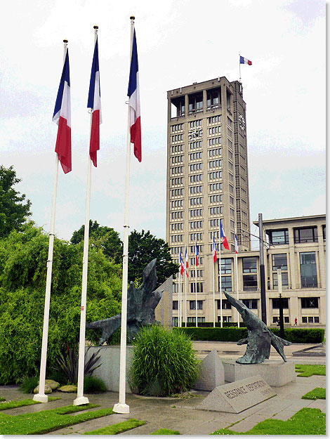Das Rathaus in Le Havre wurde nach dem Zweiten Weltkrieg nach Plnen von Auguste Perret erbaut und verfgt ber einen 72 Meter hohen Turm.
