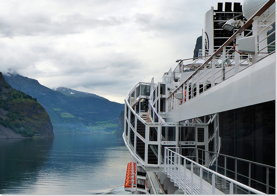 Beeindruckendes Panorama: Mit 204 Kilometer Lnge ist der Sognefjord der lngste Fjord Europas.