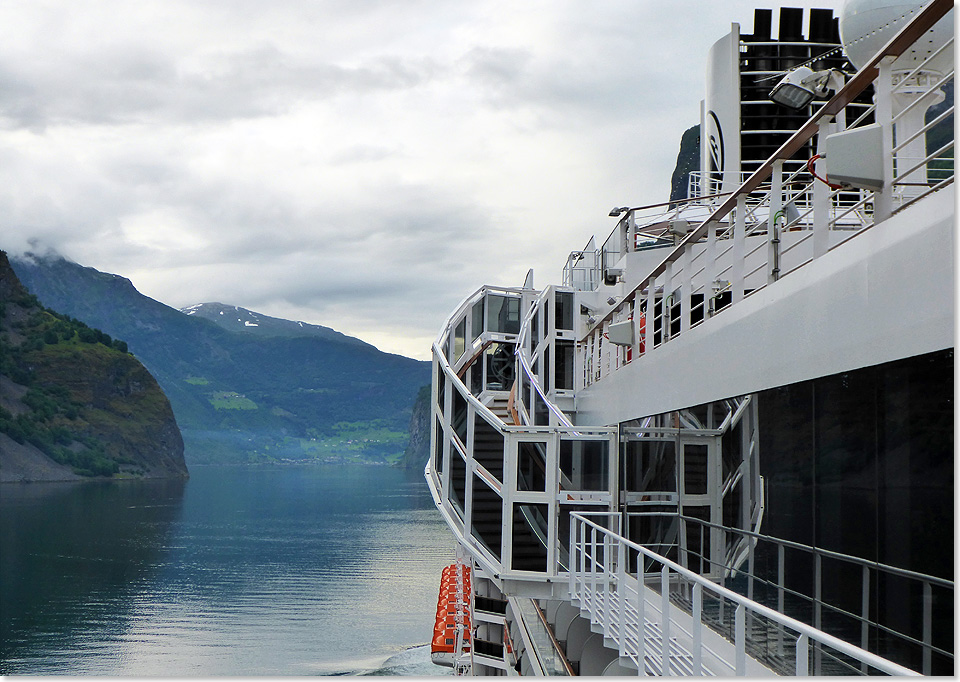 Beeindruckendes Panorama: Mit 204 Kilometer Lnge ist der Sognefjord der lngste Fjord Europas.