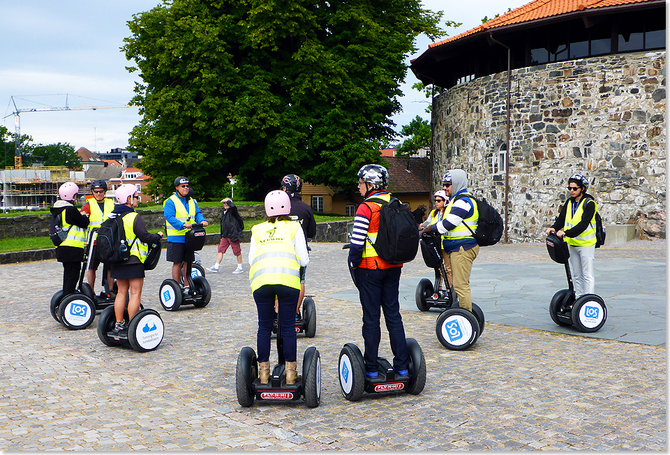 Eine Stadttour mit dem Segway ist eine bequeme Mglichkeit die Sehenswrdigkeiten von Kristiansand zu erkunden.