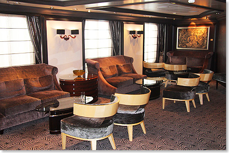 Eine weitere Lounge im Stil englischer Country Clubs: die gemtliche Martinis Bar.