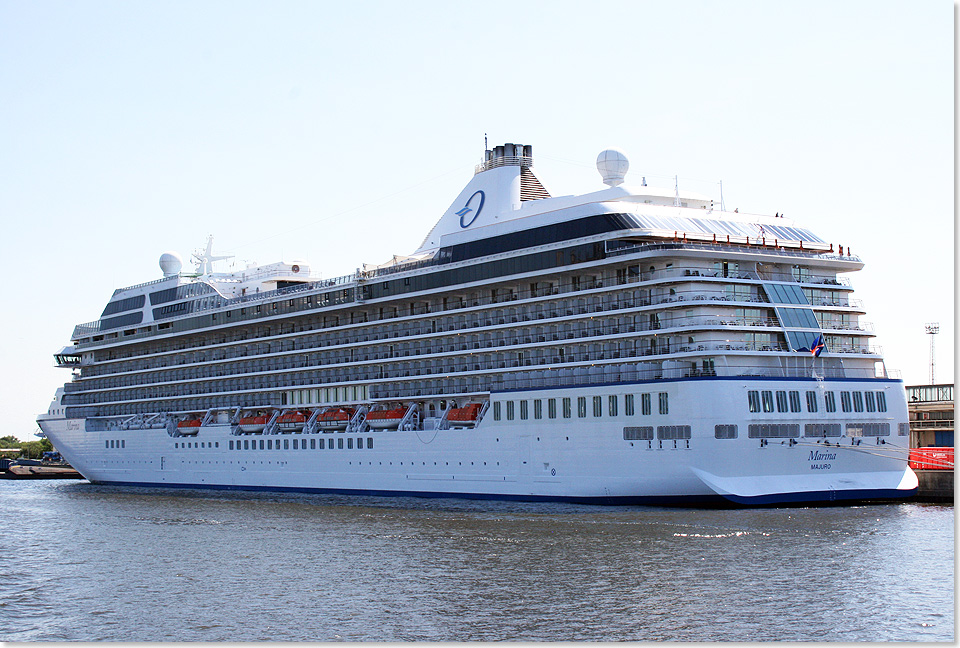 Die MARINA im Rahmen eines sommerlichen Stopps im Rostocker Seehafen 2013.