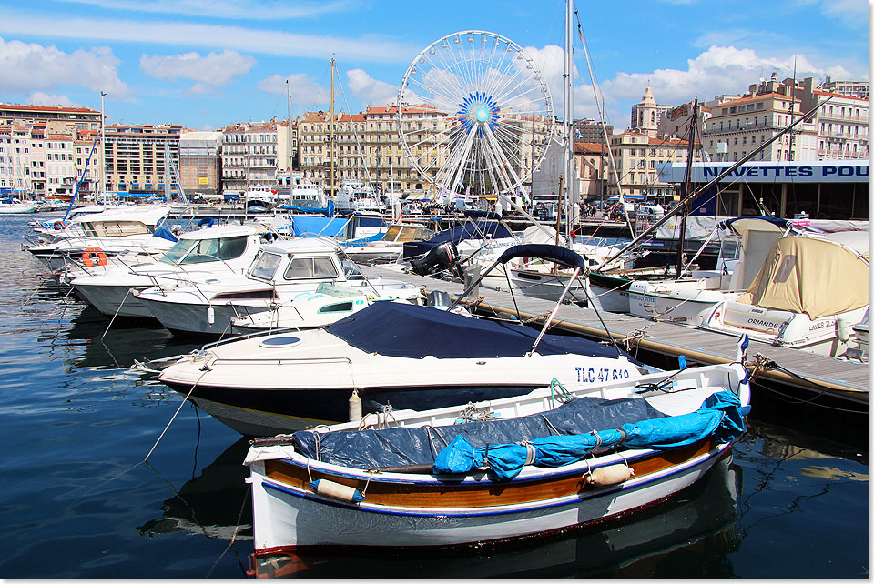 Yachten und Motorboote prgen heute das Bild von Marseilles altem Hafen Vieux Port.