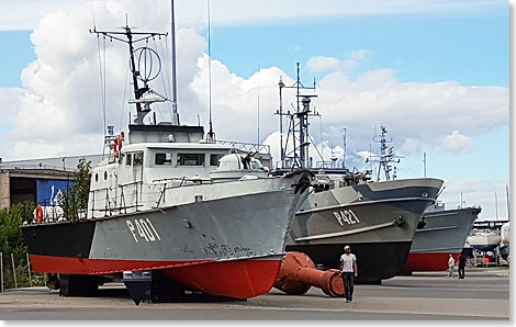 Schiffe auf dem Trockenen im Museumshafen Tallinn.