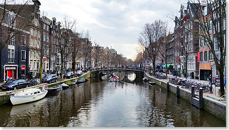 Grachten durchziehen Amsterdam kreuz und quer.