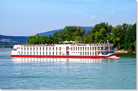 Ab Mitte 2017 erkundet die HEIDELBERG als schwimmendes Grand Hotel den Main und Rhein sowie die Mosel und Saar.