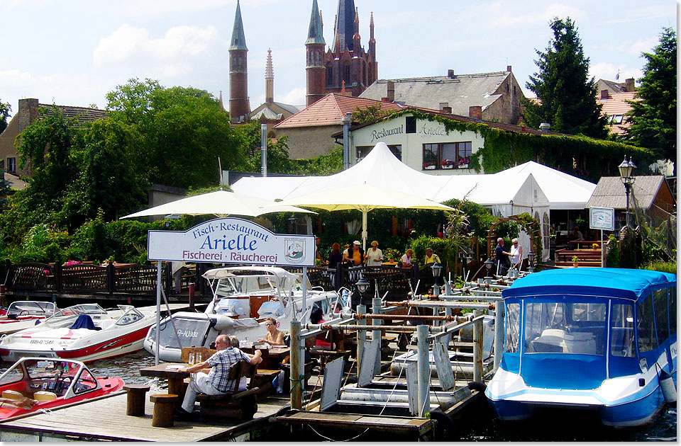 Die Fischrucherei Arielle auf der Werder-Insel ist ein besonderer Anziehungspunkt fr viele Touristen. Neuerdings hat Arielle einen eigenen Anleger fr Bootstouristen, sie knnen sogar hier bernachten.