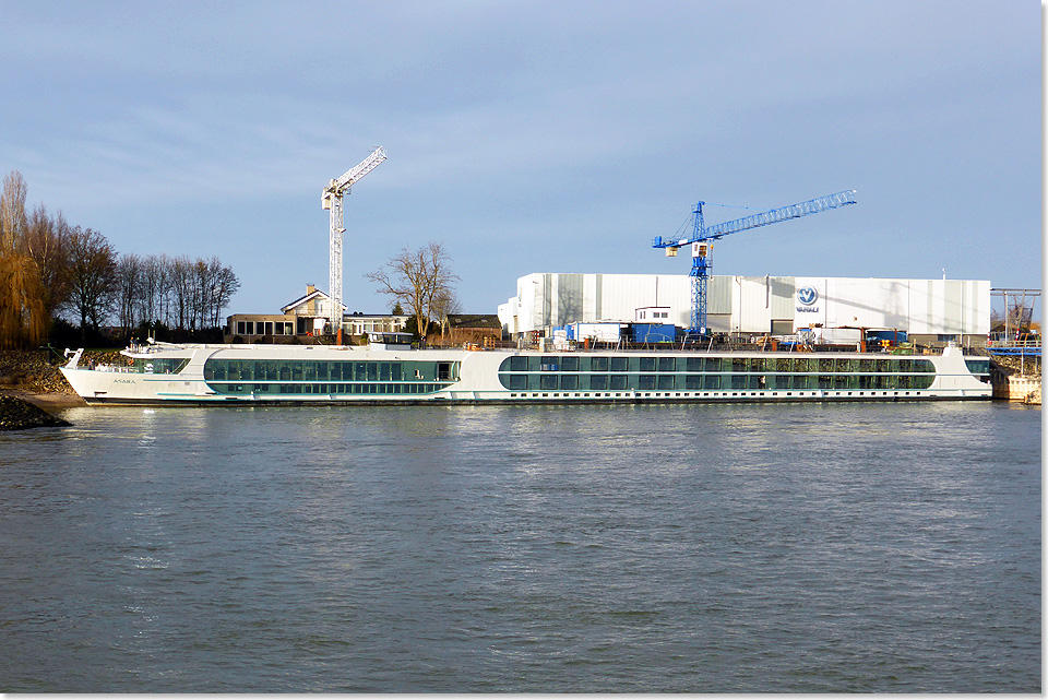 In der Endausrstung befindet sich derzeit bei der niederlndischen Vahali-Werft in Gendt das 135 Meter lange Flusskreuzfahrtschiff ASARA fr Phoenix Reisen, Bonn.