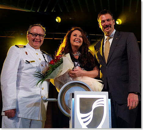 SEABOURN ENCORE-Kapitn Mark Dexter, Taufpatin Sarah Brightman und Seabourn Prsident Richard Meadows.