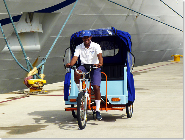 Kostenlose Fahrradtaxis bringen Passagiere von der Pier in das Zentrum von Amber Cove.