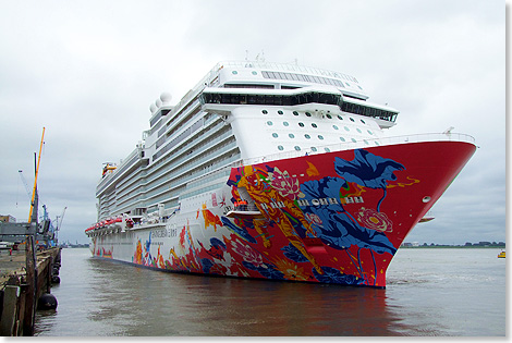 Die GENTING DREAM legt am 7.10.2016 an der Columbuskaje in Bremerhaven an.